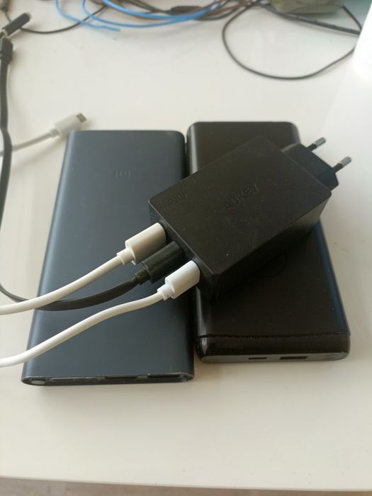 Кабель зарядки type-c , два повербанка , зарядне