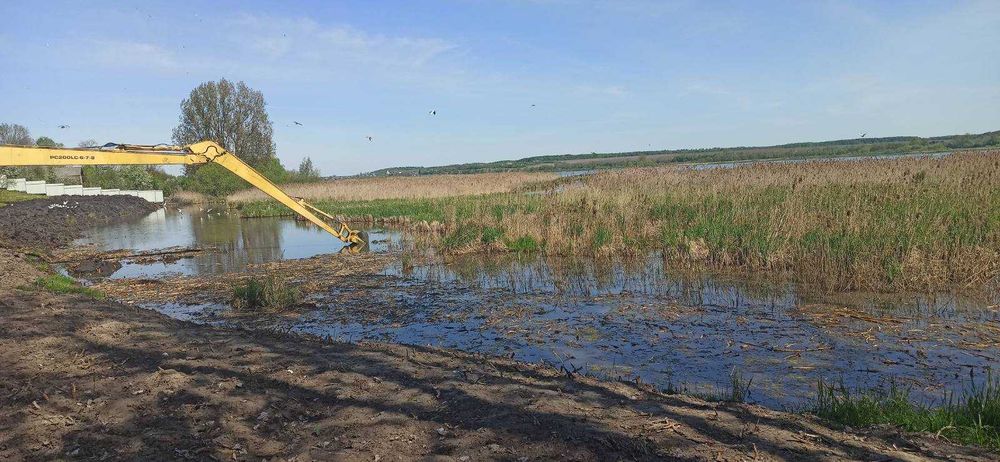Копання ставка, чищення дна - гусеничний екскаватор стріла 16 м.