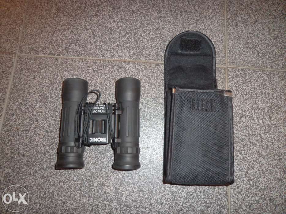 Binóculos e barras de iluminação.