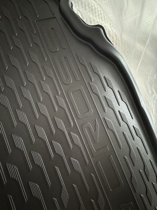 Toyota cross mata bagażnika gumowa nowa