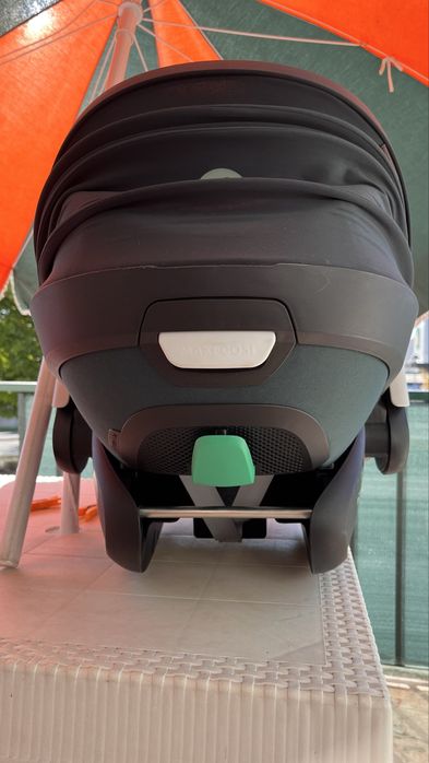 cadeira auto Maxi Cosi para criança como novo