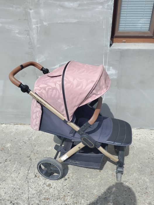 Літня коляска для дівчинки