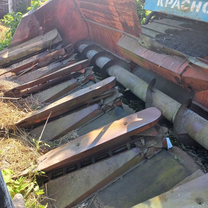 Комбайн зернозбиральний Єнісей 1200