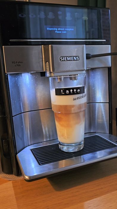 Ekspres Siemens EQ6 + s700