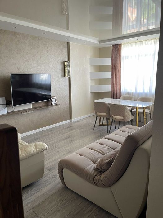 Видова дворівнева квартира 96,5 м² з видом на Дніпро, Київ і Київське море