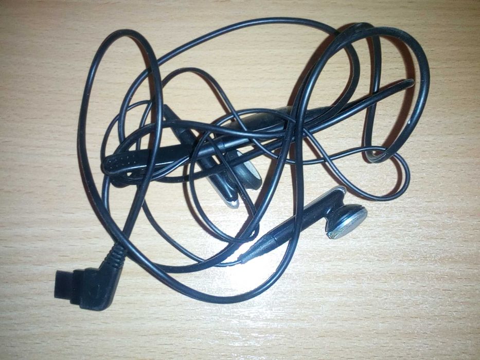 Гарнитуры Samsung и Nokia