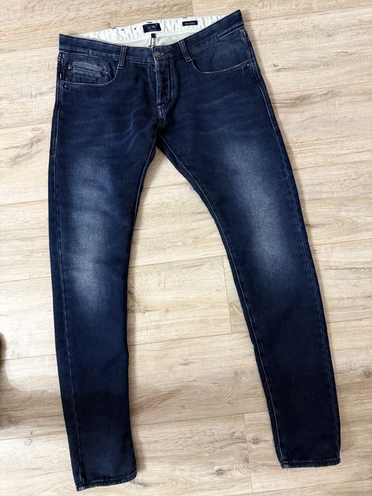 Джинсы Armani (оригинал). Размер 34 (50-52)