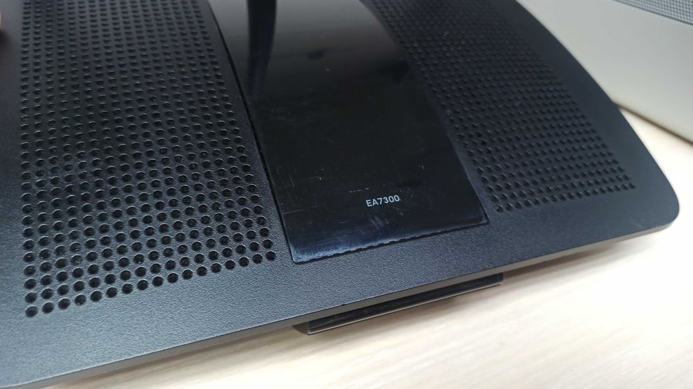 Роутер Linksys EA7300