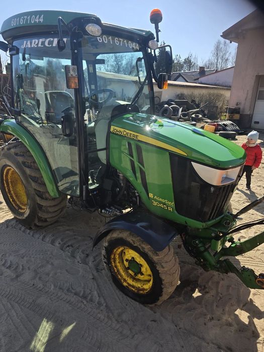 John Deere 3045R