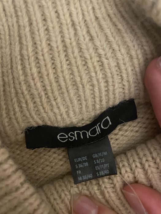 beżowy miły sweter
