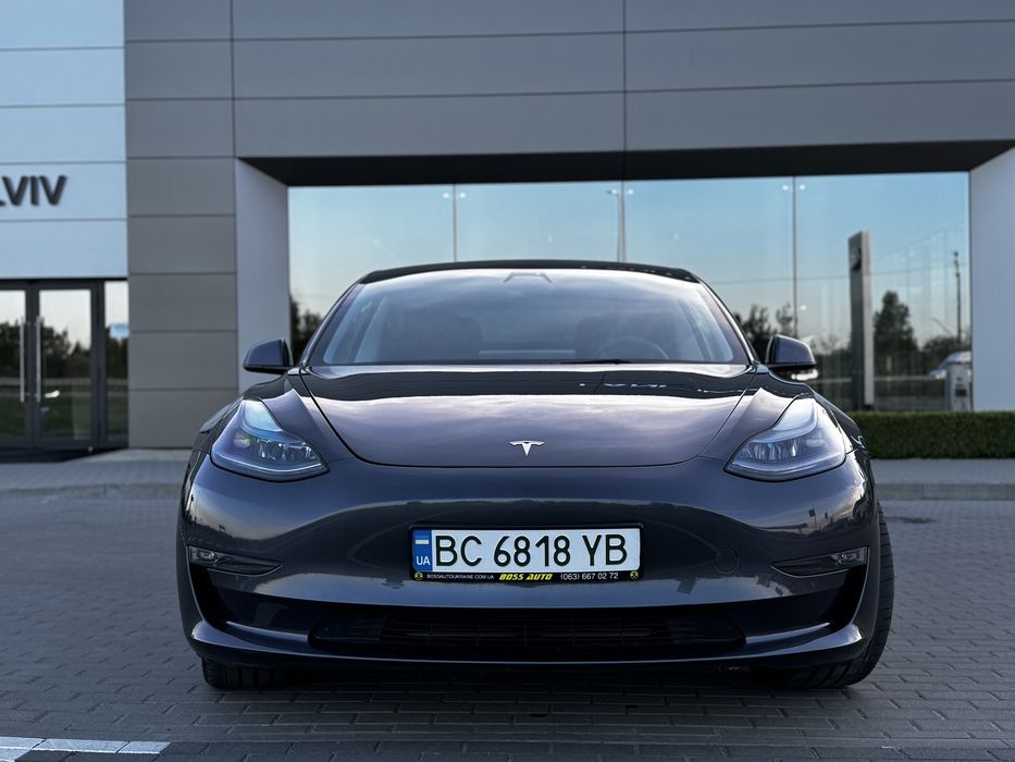 Tesla model 3 Perfomance