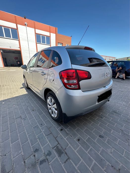 Оренда прокат авто лафет Flat out