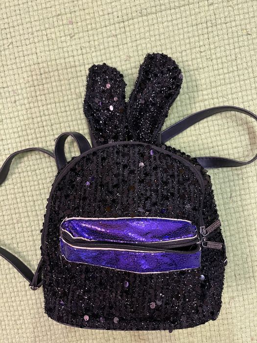 Рюкзак - Сумка женская черная с пайетками и ушками