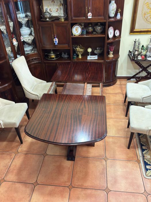 Mesa de jantar - madeira maciça