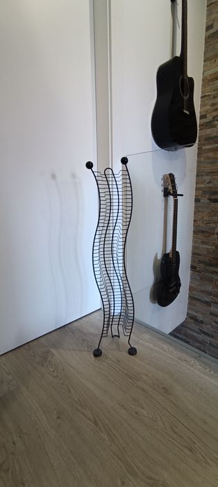 Torre de CDs metal