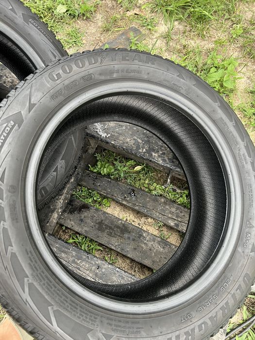 205 55 r16 Good Year UltraGrip 9