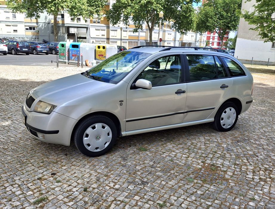 Skoda Fabia 1.4i 16v C/AC Nacional 01
