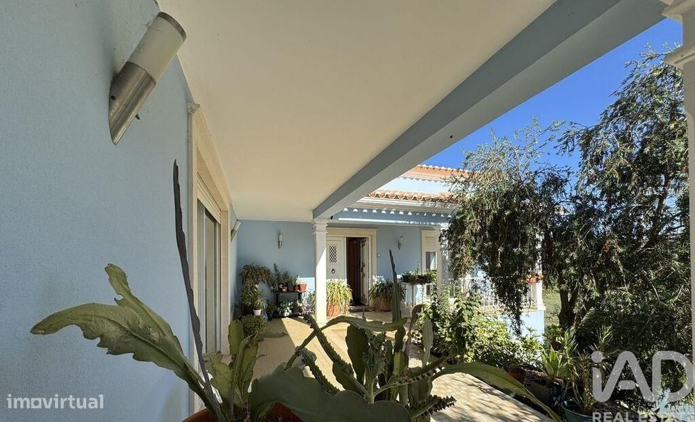 Moradia isolada T4 em Serra e Junceira de 204,5 m2