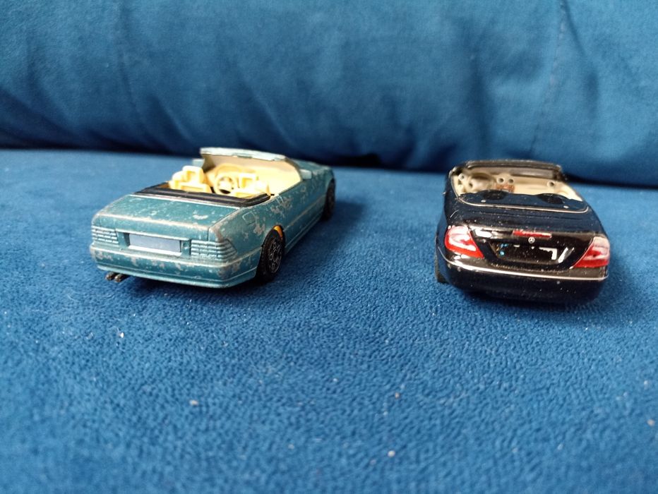 Dwa modele samochodów Mercedes 300SL Bburago i CLK z Minichamps 1:43