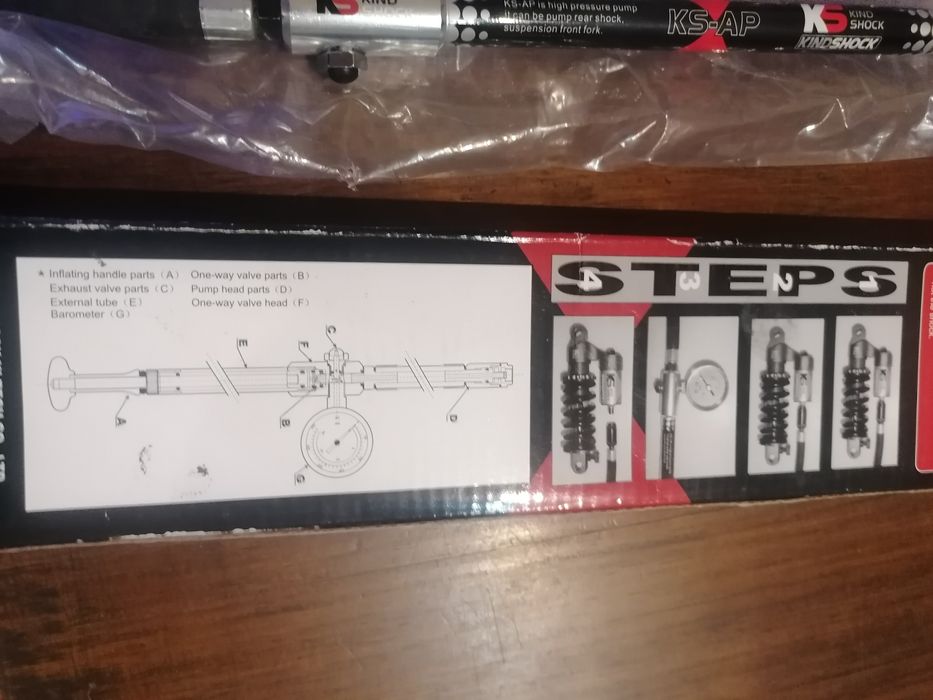 Vendo bomba para encher/ calibrar suspensão de bicicletas