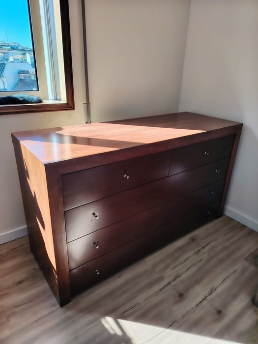 Móvel e espelho Quarto