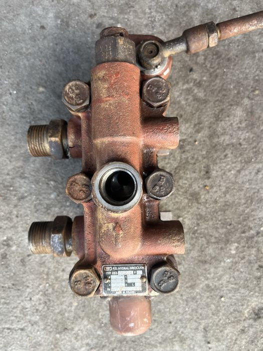 Rozdzielacz hydrauliczny