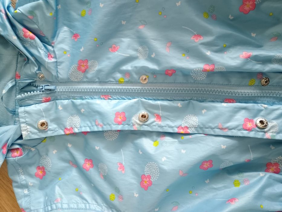 Kurtka przeciwdeszczowa nieprzemakalna deszczówka 128 cm 5,10,15