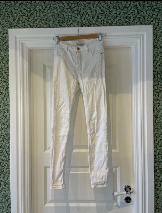 Perfect jeans białe MOLLY Gina Tricot 36 S