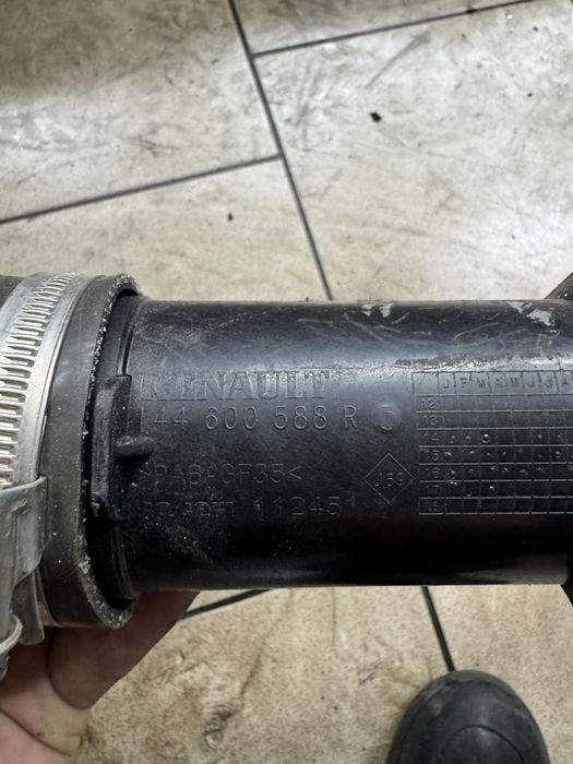 Патрубок на рено мастер 3  BITURBO 2.3