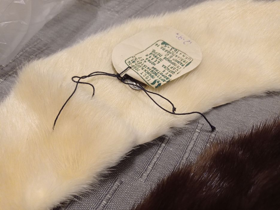 Воротнік хутро норка темно-коричневий і білий