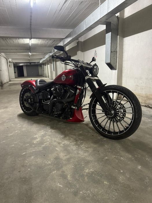 Harley-Davidson Breakout FXSB 2013 - Vermelha Personalizada - Única