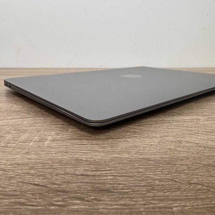 Apple Macbook Air A2337 2020 року M1 / 8Gb / SSD 256Gb (код: M1162)