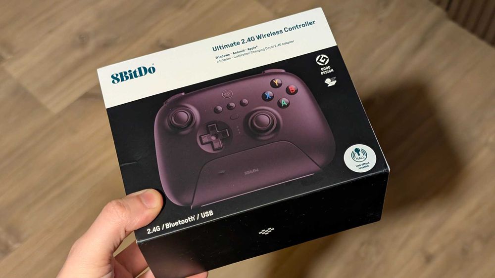 Kontroler bezprzewodowy 8BitDo Ultimate 2.4G ze stacją ładującą, czarny