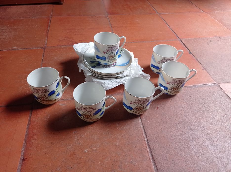 Conjunto de 6 chávenas de cafe com pires438168818959011841