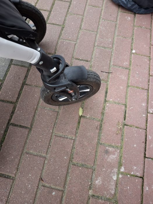 SPRZEDAM  wózek głęboki 3 w jednym + nosidełko