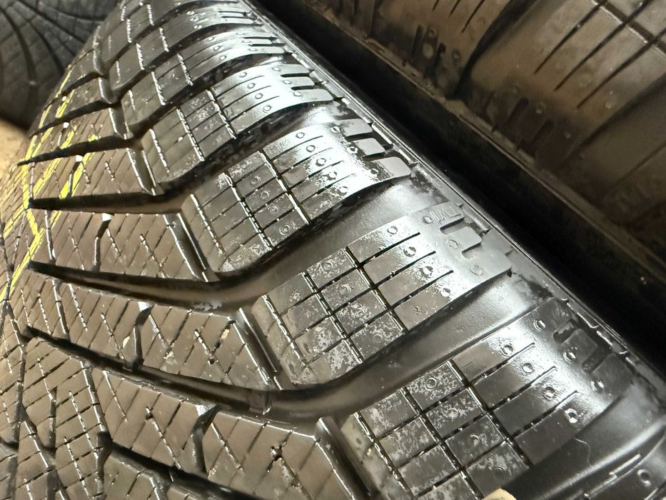 235-60 R18 107V Pirelli Scorpion Winter 2 2023р 4шт