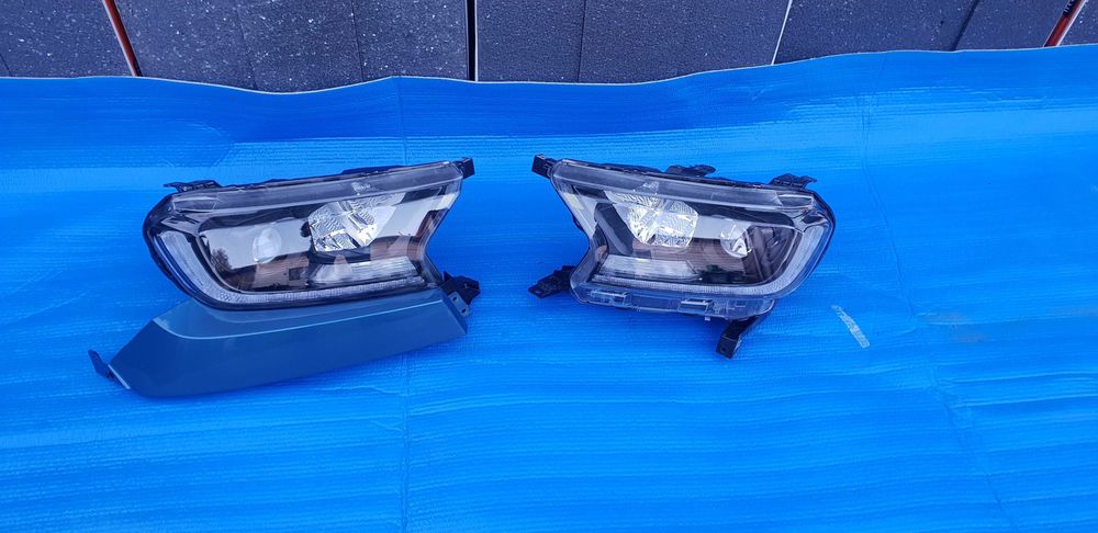 Ford Raptor błotnik  lampy zderzak belka