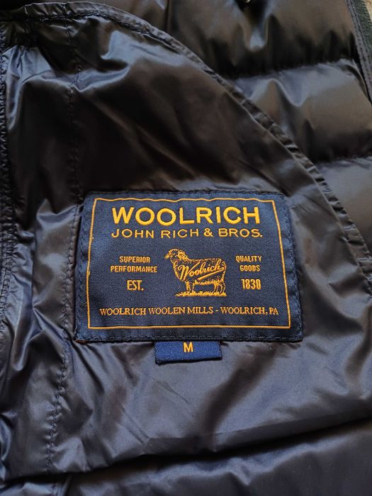 Woolrich puchowy płaszcz z kapturem rozmiar M
