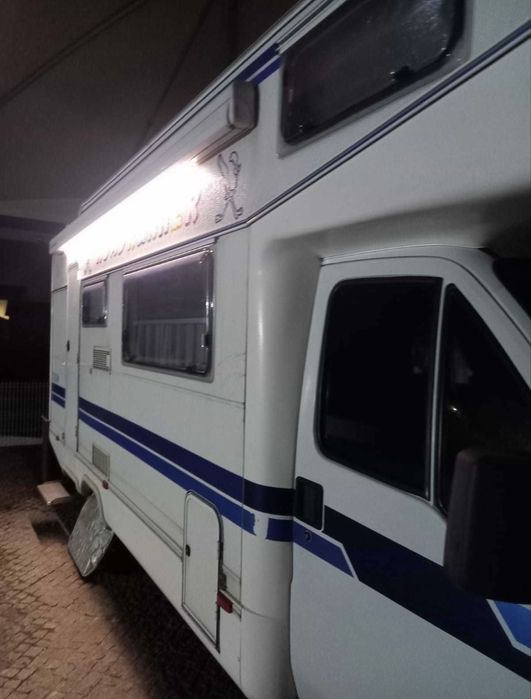 Autocaravana Fiat Ducato 2.5 (Capucine + Beliche + 2 mesas) Ar Condicionado
