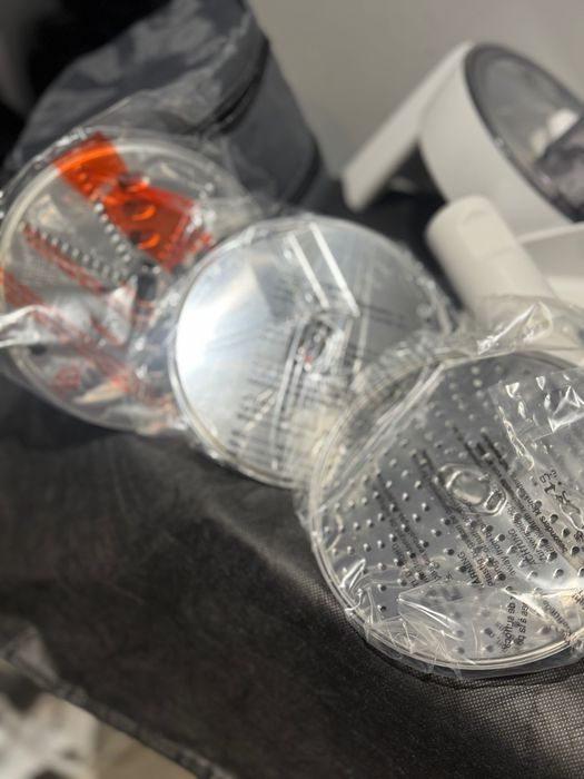 Продам кухонний комбайн стан нового