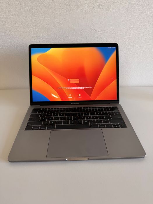 Apple MacBook Pro 2017 | 13.3" | 2,3 GHz | 16 GB | 256 GB SSD | cinzento espacial | US | Bom