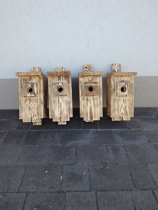 Zestaw 4 budek lęgowych typ A dla ptaków wróbli sikorek