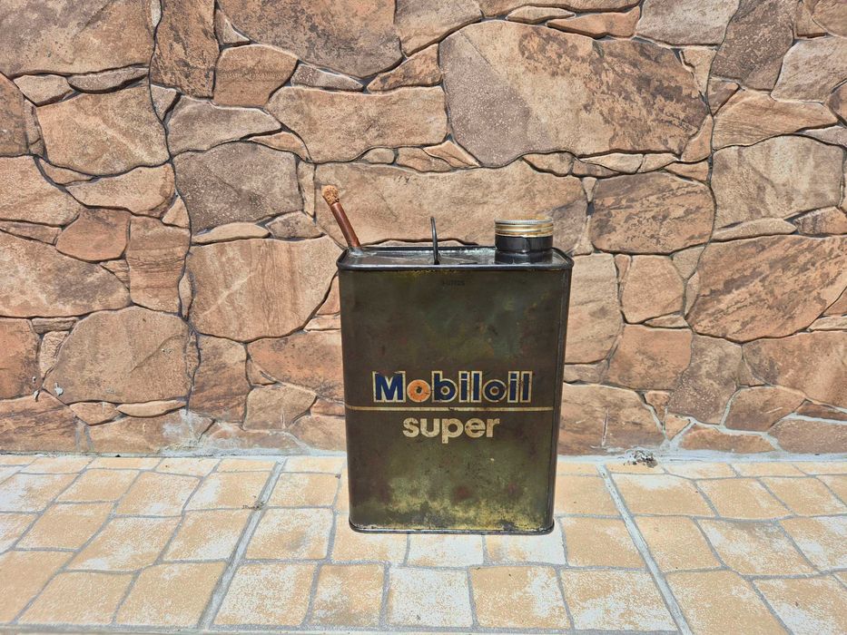 Lata Antiga Mobil Super – Vintage