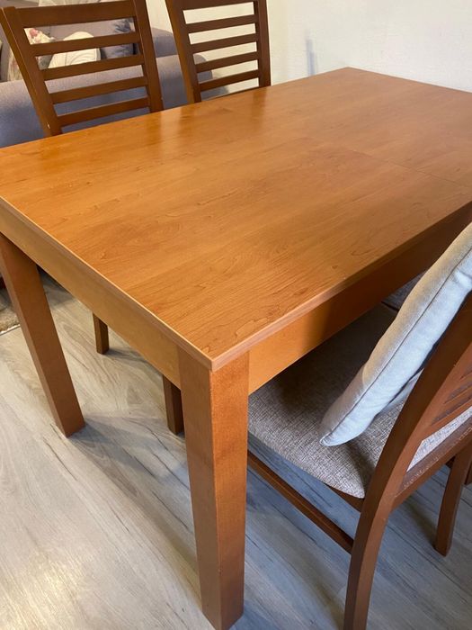 Krzesla i stol do salonu