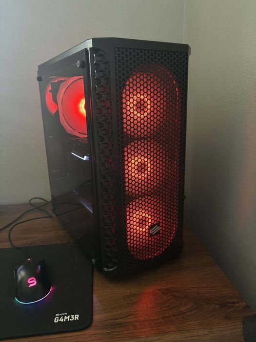 Całe stanowisko / Komputer RYZEN GTX
