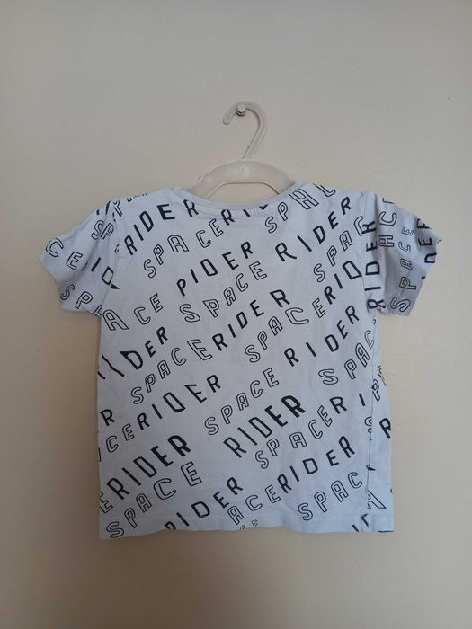 T-shirt z napisami