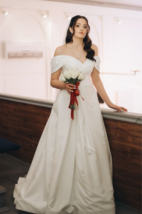 Продам неймовірну весільну сукню