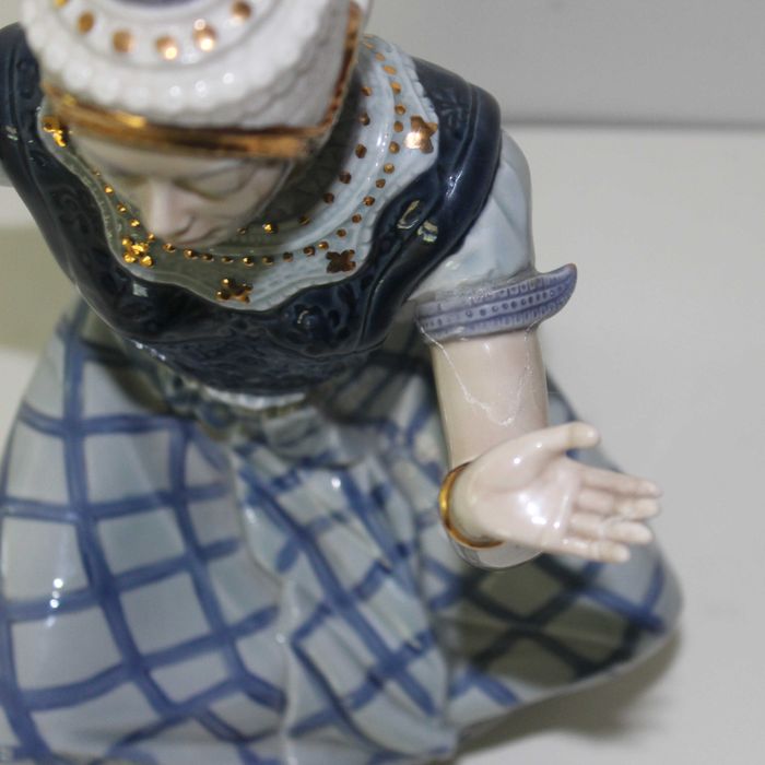 Porcelana - Bailarina Tailandesa