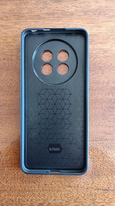 Качественный чехол для Realme 13+.