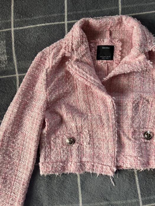 Вкорочений твідовий піджак Bershka